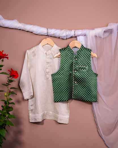 Vanilla Linen Silk Kurta Set With Green Bandhej Jacket