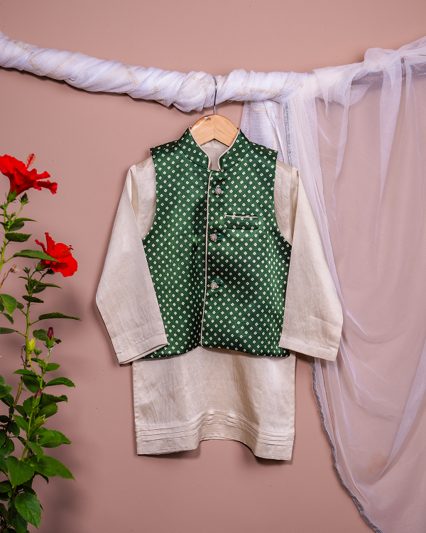 Vanilla Linen Silk Kurta Set With Green Bandhej Jacket