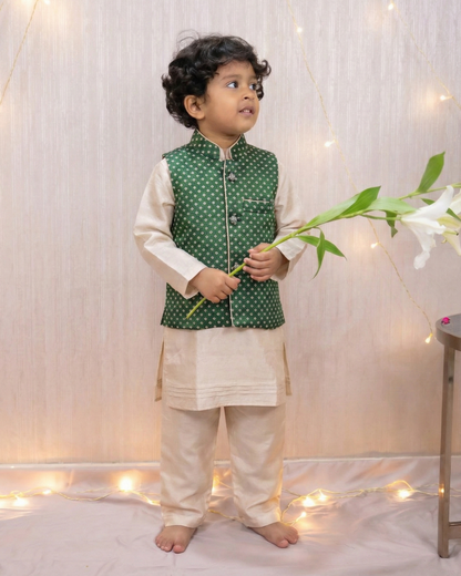 Vanilla Linen Silk Kurta Set With Green Bandhej Jacket